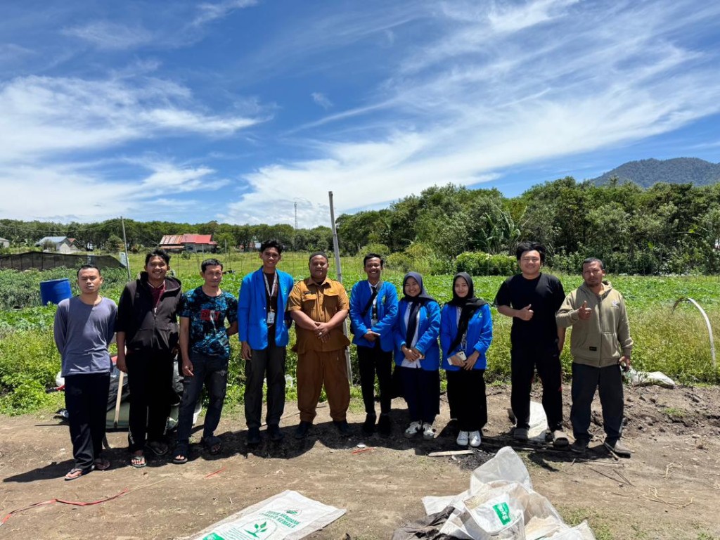 berkunjung ke BUMDES bersama mahasiswa KPM UIN Ar-Raniry